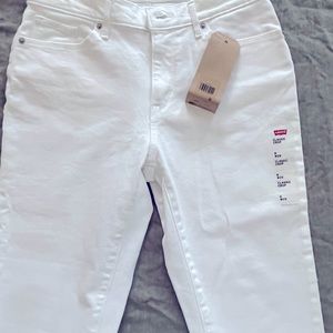 NWT Levi’s!